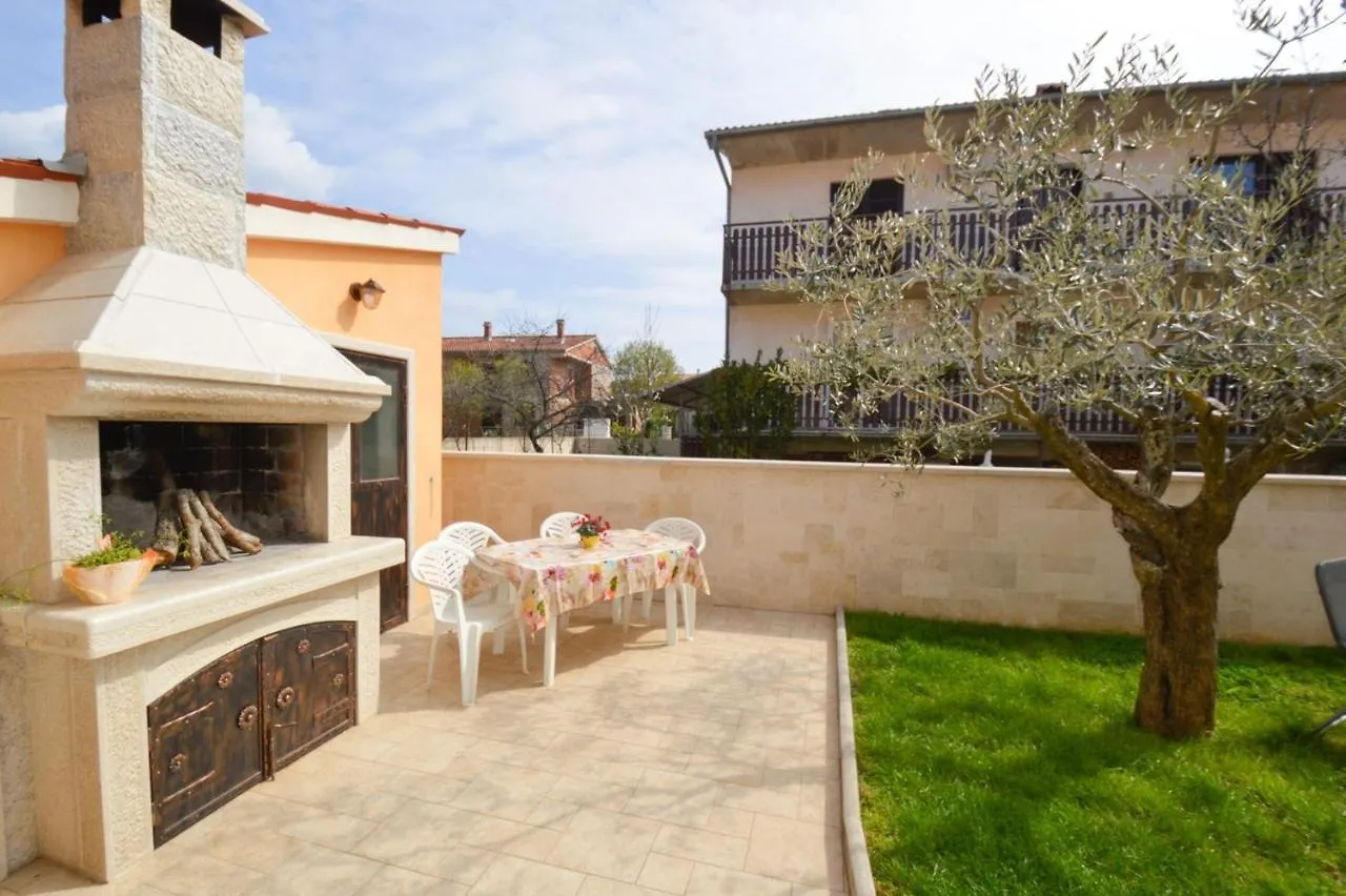 Apartment In Pula/Istrien 17457 Croatia