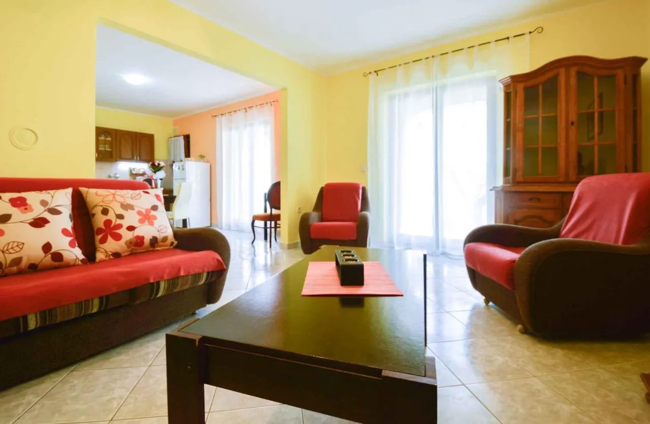 Apartment In Pula/Istrien 17457