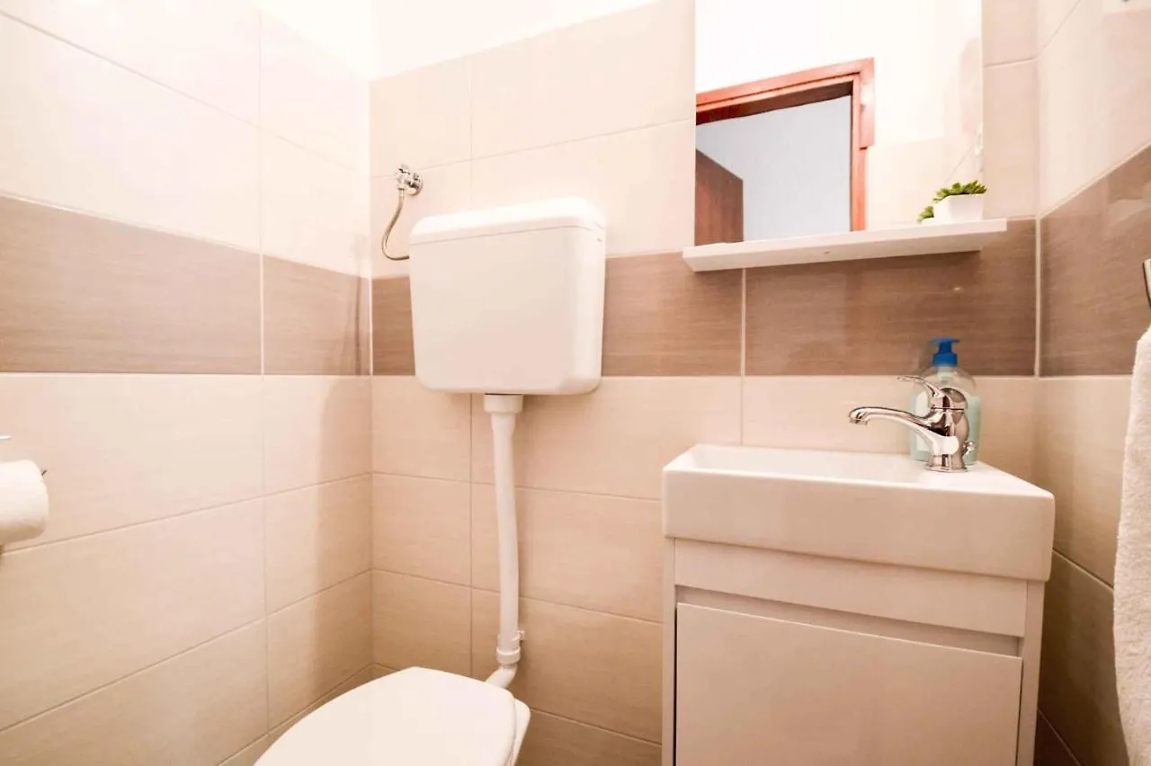 Apartment In Pula/Istrien 17457