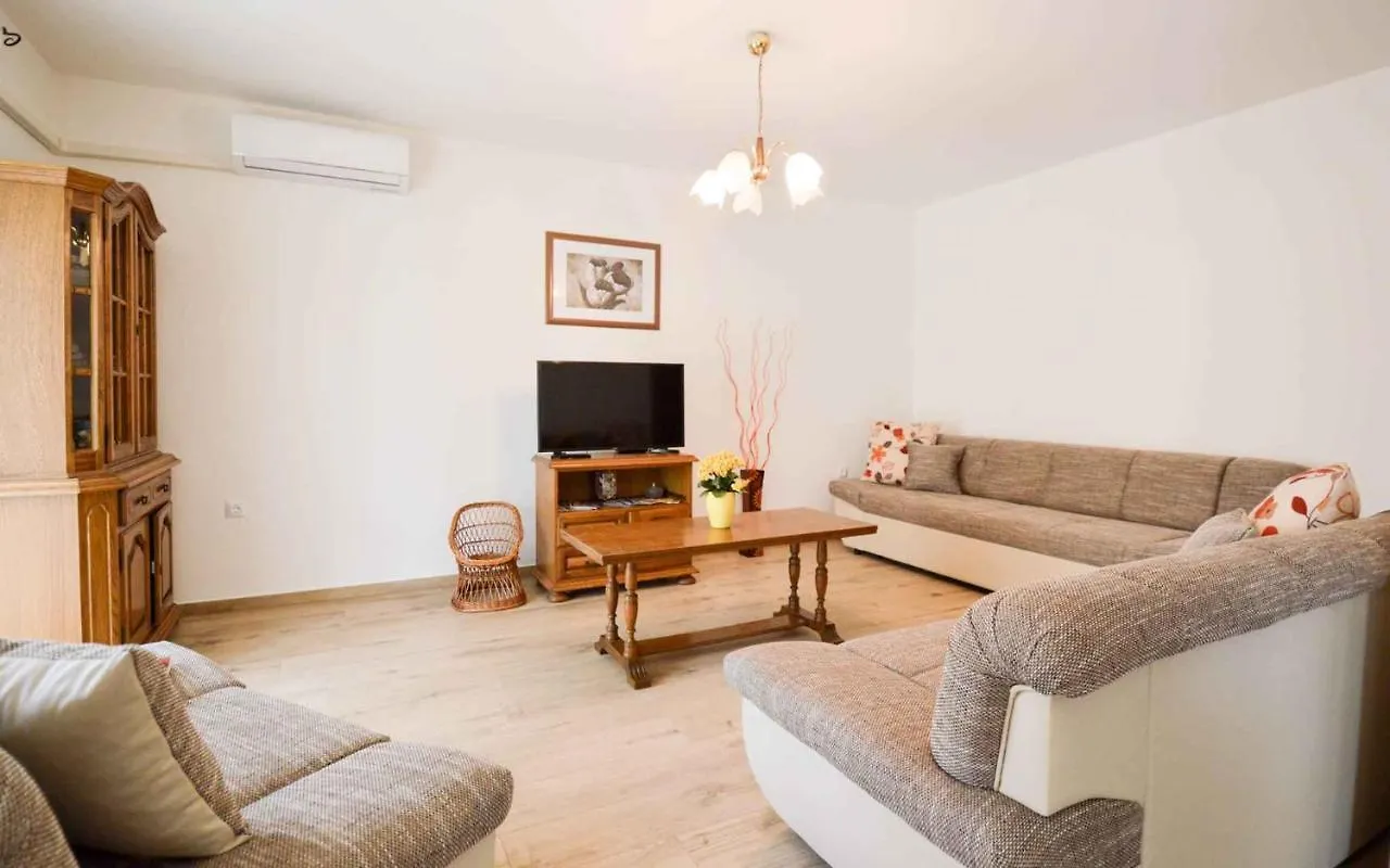Apartment In Pula/Istrien 17457  Пула