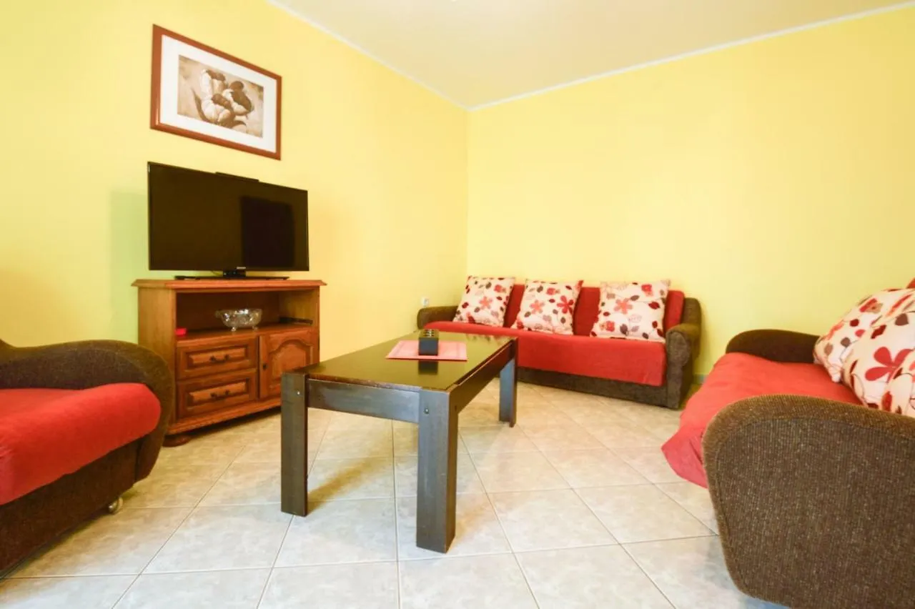 Apartment In Pula/Istrien 17457