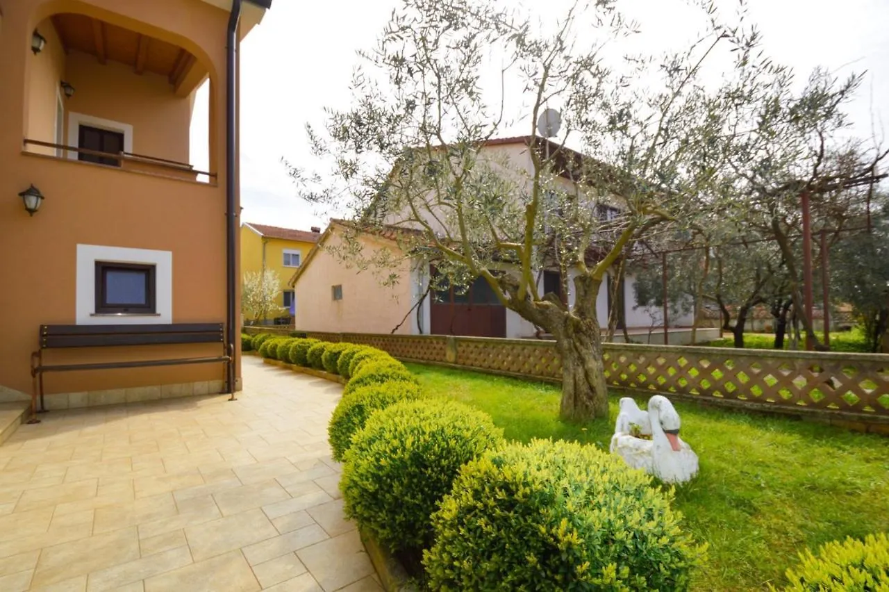 Apartment In Pula/Istrien 17457 Croatia